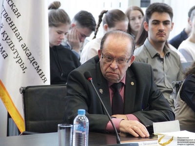 Профессор Владимир Платонов в Поволжской академии спорта 