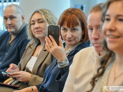 Вручение дипломов магистрантам института заочного образования / Фото: Павел Железняк