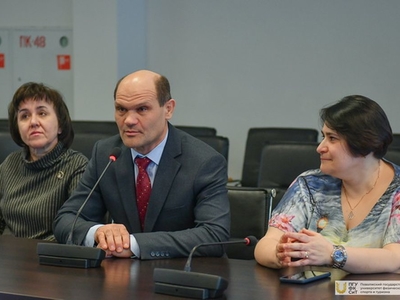 Вручение дипломов магистрантам института заочного образования / Фото: Павел Железняк