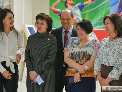 Вручение дипломов магистрантам института заочного образования / Фото: Павел Железняк