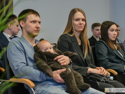 Вручение дипломов магистрантам института заочного образования / Фото: Павел Железняк