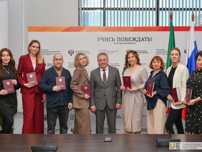 Вручение дипломов магистрантам института заочного образования / Фото: Павел Железняк