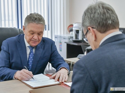 Ректор КГМУ Алексей Созинов посетил НИИ Поволжского университета / Фото: Павел Железняк