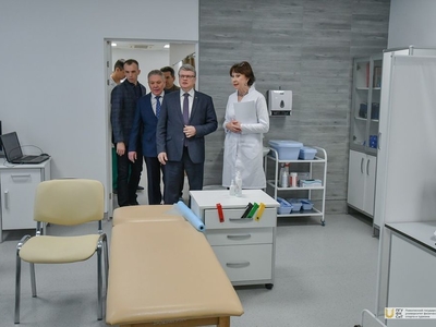 Ректор КГМУ Алексей Созинов посетил НИИ Поволжского университета / Фото: Павел Железняк