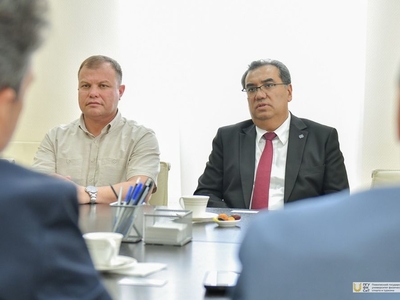 Визит ректора Бухарского госуниверситета Обиджона Хамидова в университет / Фото: Павел Железняк