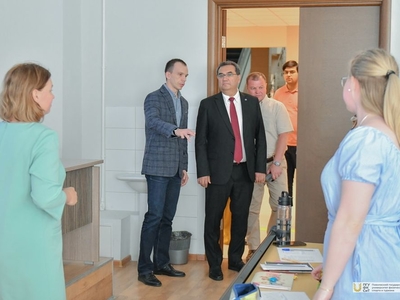 Визит ректора Бухарского госуниверситета Обиджона Хамидова в университет / Фото: Павел Железняк