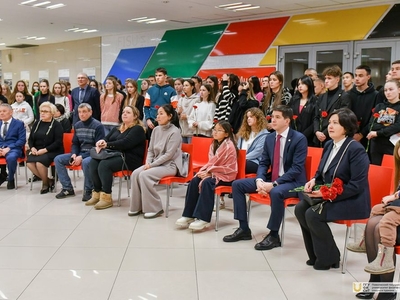 Открытие мемориальной доски памяти выпускника вуза Дмитрия Усова / Фото: Павел Железняк