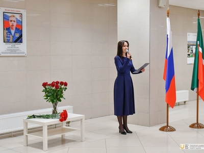 Открытие мемориальной доски памяти выпускника вуза Дмитрия Усова / Фото: Павел Железняк