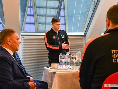 Встреча ректора с командой университета по плаванию. Награждение Спартакиады вузов РТ / Фото: Павел Железняк