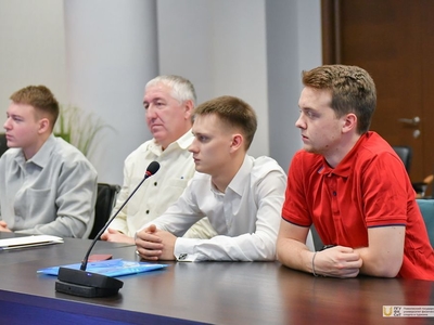 Круглый стол и работа по секциям Всероссийской конференции «Доминанты психолого-педагогического мастерства» / Фото: Валерия Майнагашева, Амалия Рязанская, Павел Железняк