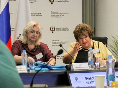 Круглый стол и работа по секциям Всероссийской конференции «Доминанты психолого-педагогического мастерства» / Фото: Валерия Майнагашева, Амалия Рязанская, Павел Железняк