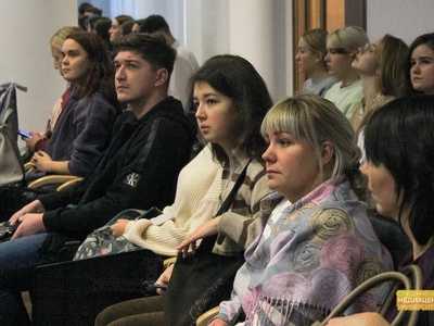 Круглый стол и работа по секциям Всероссийской конференции «Доминанты психолого-педагогического мастерства» / Фото: Валерия Майнагашева, Амалия Рязанская, Павел Железняк