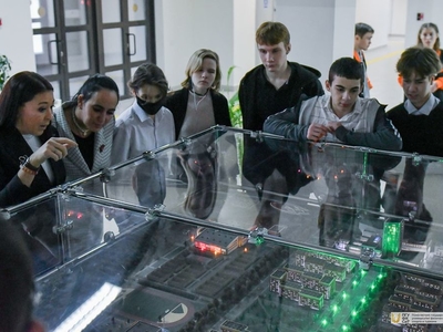 Экскурсия по УЛК 9-классников средней школы №89 Казани / Фото: Павел Железняк