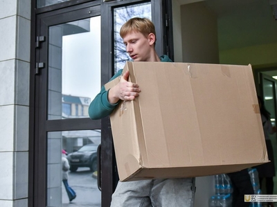 Отправка гуманитарной помощи военнослужащим / Фото: Павел Железняк