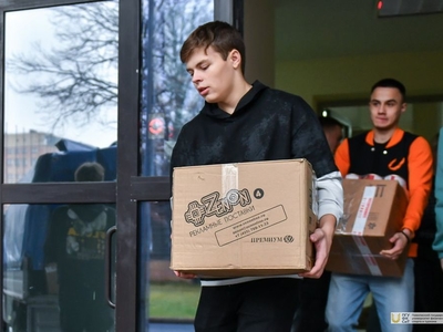 Отправка гуманитарной помощи военнослужащим / Фото: Павел Железняк