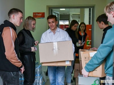 Отправка гуманитарной помощи военнослужащим / Фото: Павел Железняк