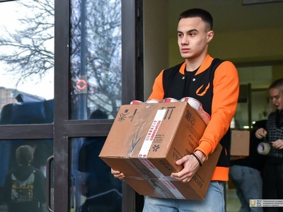 Отправка гуманитарной помощи военнослужащим / Фото: Павел Железняк