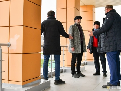 Азат Кадыров ознакомился с ходом ремонтных работ на объектах университета / Фото: Павел Железняк