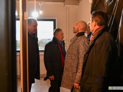 Азат Кадыров ознакомился с ходом ремонтных работ на объектах университета / Фото: Павел Железняк