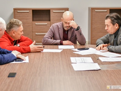 Азат Кадыров ознакомился с ходом ремонтных работ на объектах университета / Фото: Павел Железняк