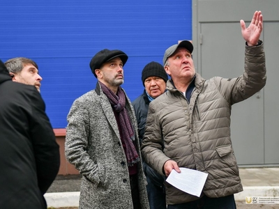 Азат Кадыров ознакомился с ходом ремонтных работ на объектах университета / Фото: Павел Железняк