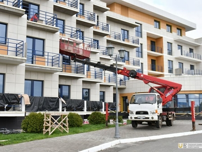 Ремонтные работы в ЦГВС и ДВВС: обход ректора Рафиса Бурганова и заминистра спорта РТ Алмаза Мингулова / Фото: Павел Железняк