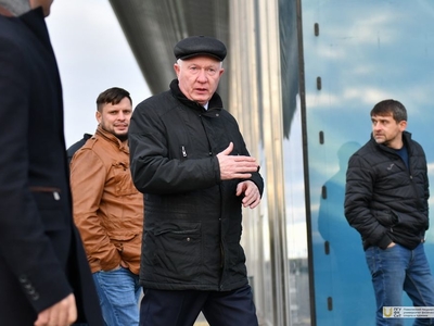 Ремонтные работы в ЦГВС и ДВВС: обход ректора Рафиса Бурганова и заминистра спорта РТ Алмаза Мингулова / Фото: Павел Железняк