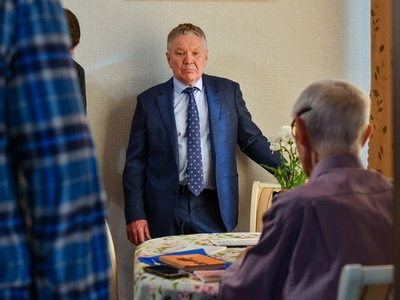 В гостях у ветерана ВОВ ректор и студенческий актив университета / Фото: Павел Железняк