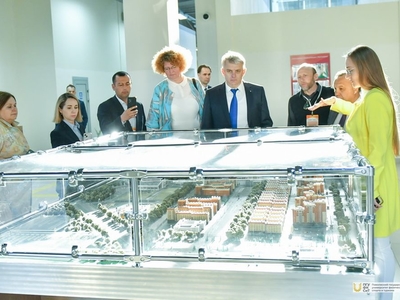 Экскурсия участников научно-практической конференции с участием представителей государств-участников СНГ, БРИКС / Фото: Павел Железняк