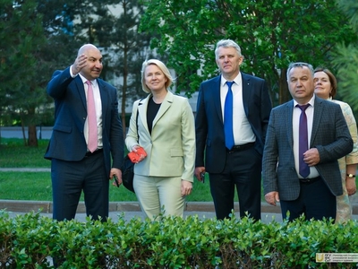 Экскурсия участников научно-практической конференции с участием представителей государств-участников СНГ, БРИКС / Фото: Павел Железняк