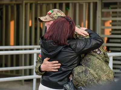 Встреча мобилизованного сотрудника университета / Фото: Павел Железняк