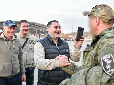 Встреча мобилизованного сотрудника университета / Фото: Павел Железняк
