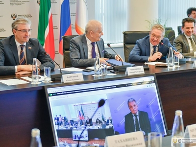 Круглый стол с Геннадием Онищенко на тему «Актуальные направления научных исследований в сфере физической культуры и спорта» / Фото: Павел Железняк