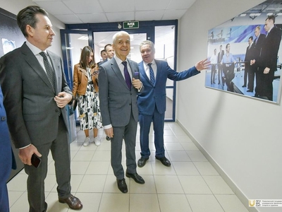 Геннадий Онищенко на объектах Поволжского университета / Фото: Павел Железняк