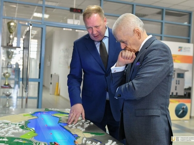 Геннадий Онищенко на объектах Поволжского университета / Фото: Павел Железняк