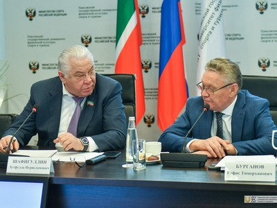 Выездное заседание Комитета Госсовета РТ по экономике, инвестициям и предпринимательству / Фото: Павел Железняк