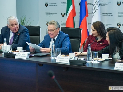 Выездное заседание Комитета Госсовета РТ по экономике, инвестициям и предпринимательству / Фото: Павел Железняк