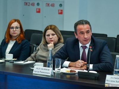 Выездное заседание Комитета Госсовета РТ по экономике, инвестициям и предпринимательству / Фото: Павел Железняк