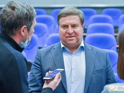 Встреча 4-кратного олимпийского чемпиона Владимира Сальникова со студентами и преподавателями \ Фото: Павел Железняк