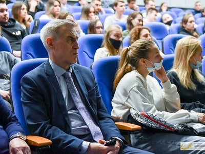 Встреча 4-кратного олимпийского чемпиона Владимира Сальникова со студентами и преподавателями \ Фото: Павел Железняк