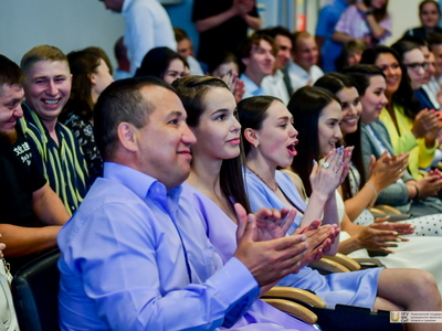 Выпускной Института заочного образования. Фото: Павел Железняк