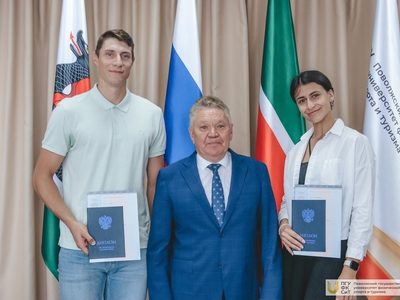 Вручение дипломов аспирантам / Фото: Дарья Карпеева