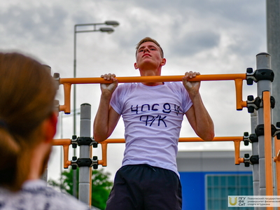 Вступительные испытания по ОФП для поступающих по программе среднего профобразования / Фото: Павел Железняк. Обработка: Дарья Карпеева