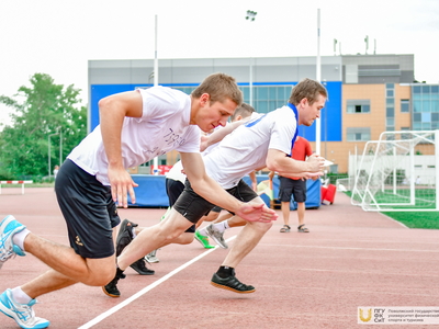 Вступительные испытания по ОФП для поступающих по программе среднего профобразования / Фото: Павел Железняк. Обработка: Дарья Карпеева