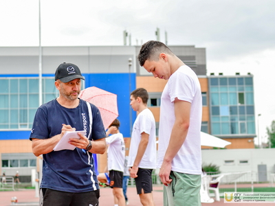 Вступительные испытания по ОФП для поступающих по программе среднего профобразования / Фото: Павел Железняк. Обработка: Дарья Карпеева