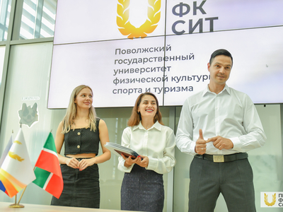 Вручение дипломов выпускникам курса переподготовки направления Фитнес-тренер / Фото: Павел Железняк