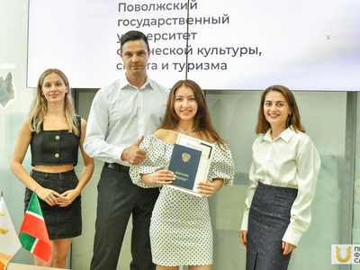 Вручение дипломов выпускникам курса переподготовки направления Фитнес-тренер / Фото: Павел Железняк