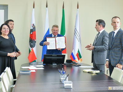 Подписание соглашения о сотрудничестве со спортивным вузом Китая / Фото: Павел Железняк