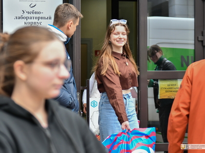 Отправка гуманитарной помощи Луганской и Донецкой Республикам / Павел Железняк