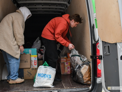 Отправка гуманитарной помощи Луганской и Донецкой Республикам / Павел Железняк